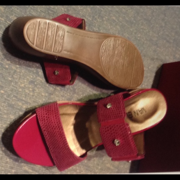 Shoes with box - Picture 1 of 1